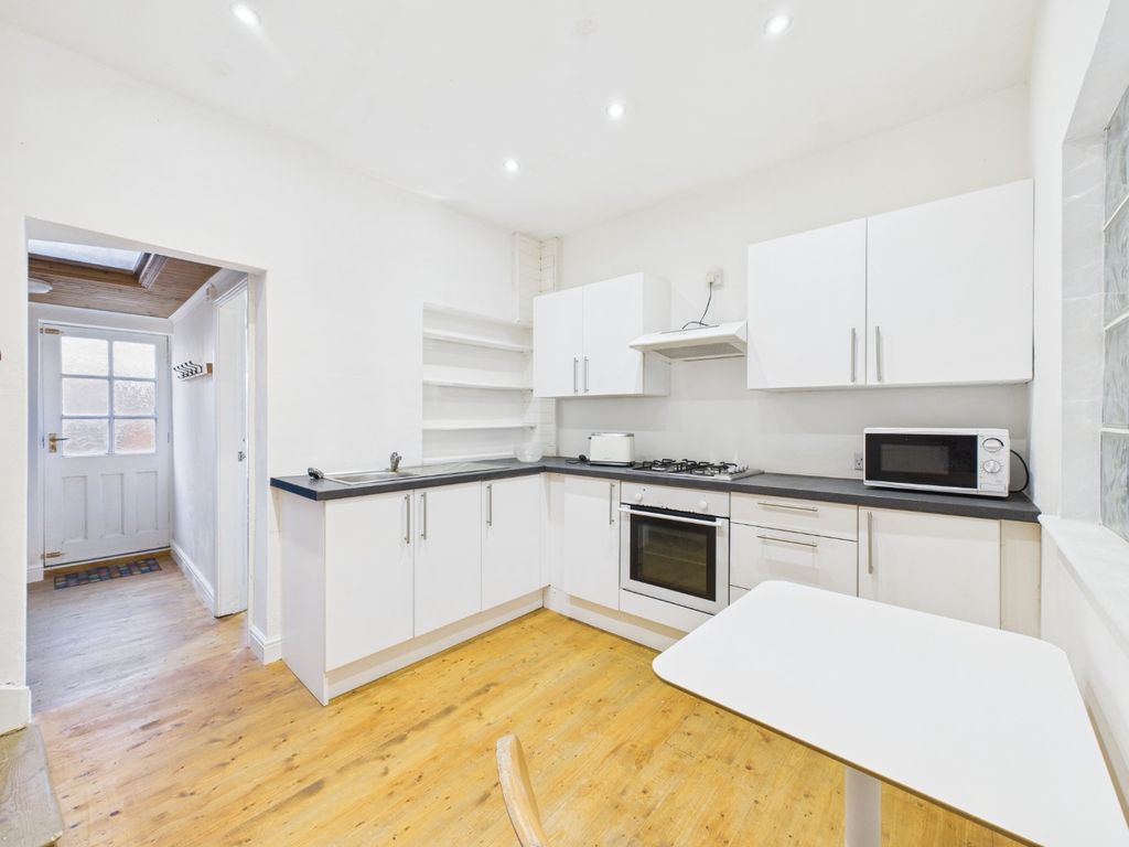 Property photo 3 of 7 4703825