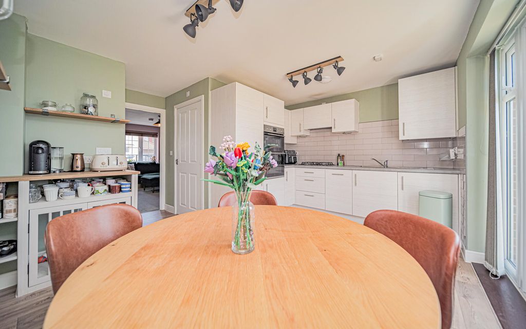 Property photo 2 of 17 Kitchen