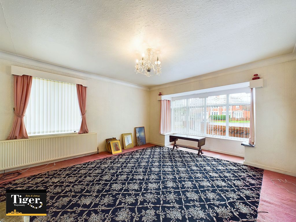 Property photo 3 of 18 Cam02176G0-Pr0356-Still001