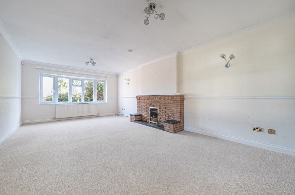 Property photo 2 of 22 1346554-8-68B01Bc8E0728