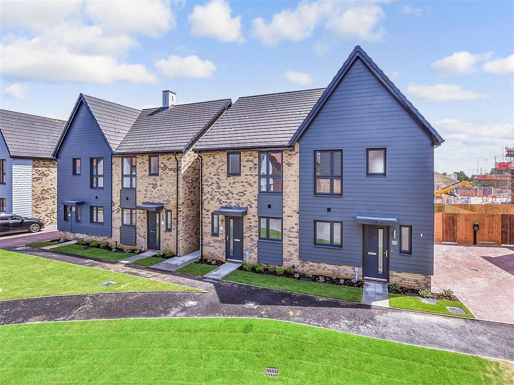 Property photo 1 of 8 Front