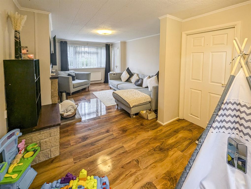 Property photo 3 of 15 Pxl_20241114_130415902.Raw-01.Cover.Jpg