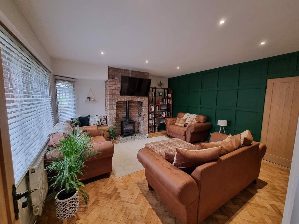 Property photo 3 of 25