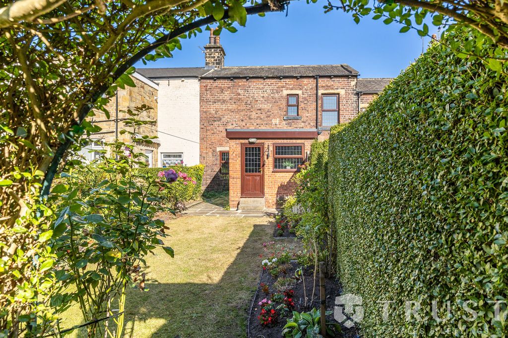 Property photo 3 of 37