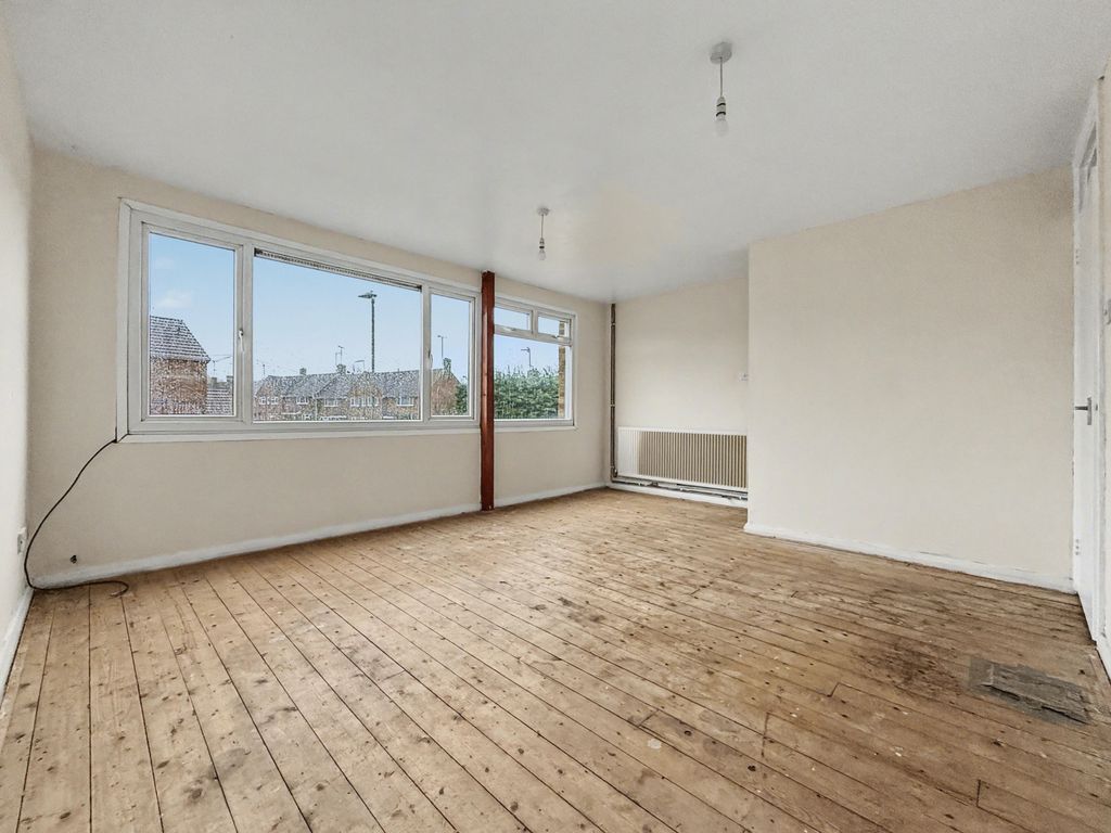 Property photo 2 of 14 Living Room