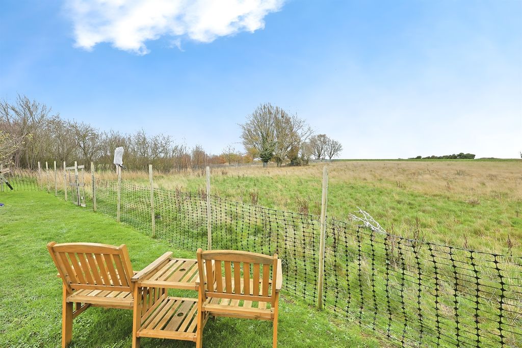 Property photo 2 of 34