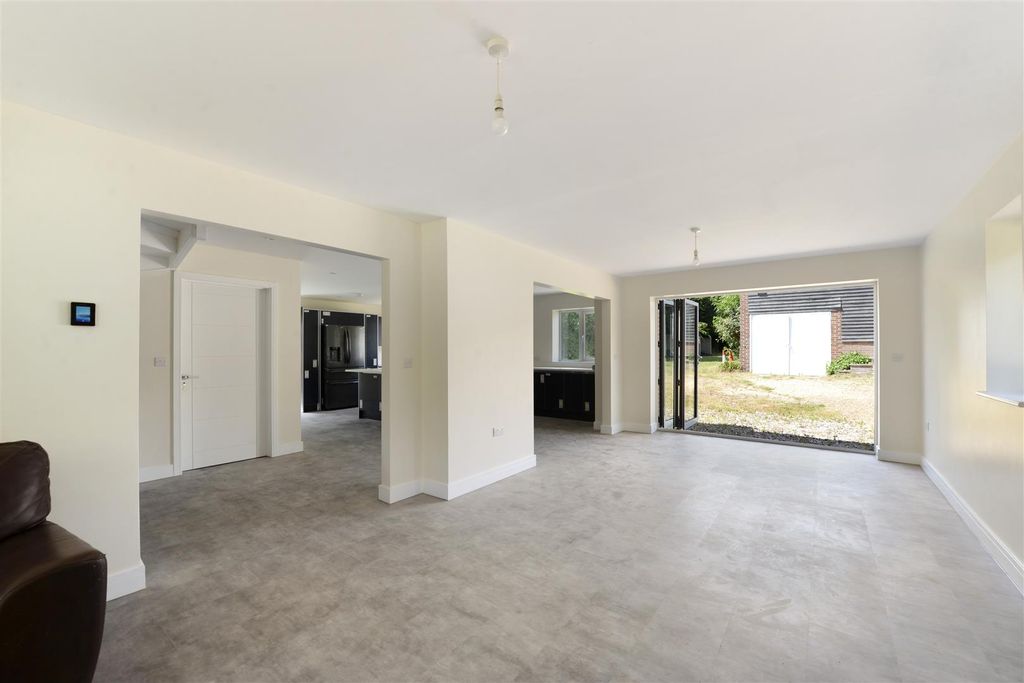 Property photo 2 of 21 07