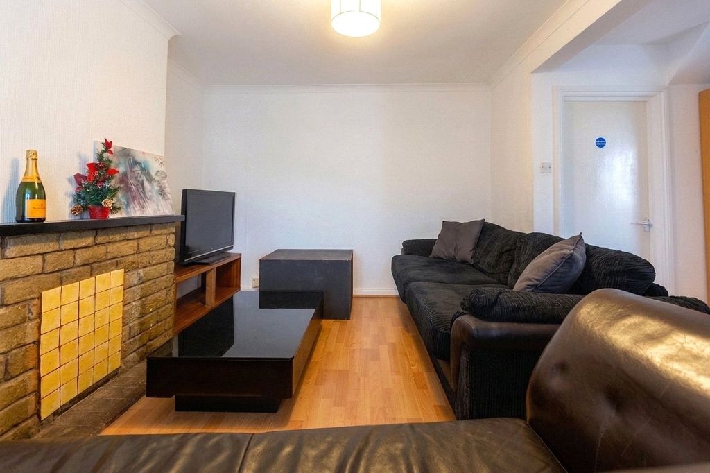 Property photo 1 of 18 Picture No. 54