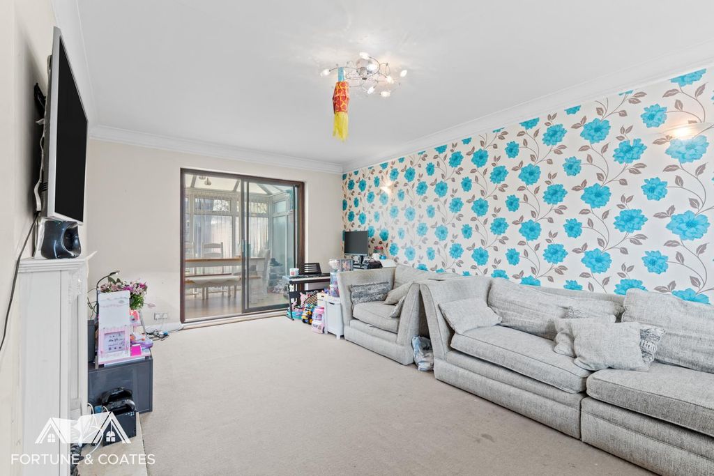 Property photo 3 of 16 Thefortunes_10.Jpg