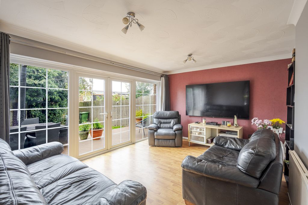 Property photo 3 of 19