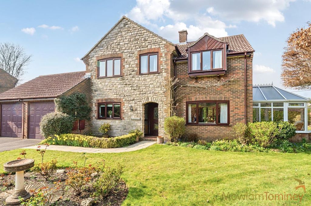 Property photo 1 of 44 4538E21d-9Bc5-4F19-B701-B94c8Adae178.Jpg