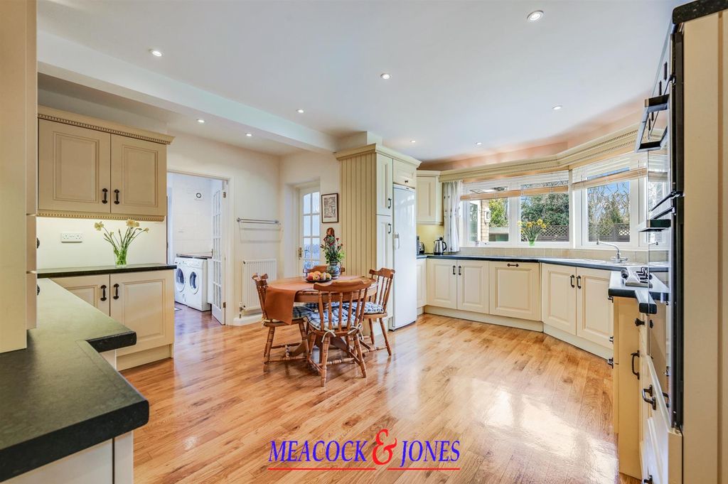 Property photo 3 of 26 Dsc_2455-Dsc_2459.Jpg