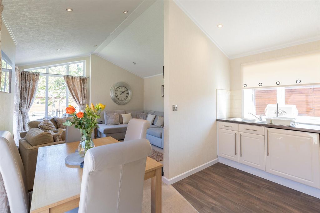 Property photo 3 of 10 106A3515.Jpg