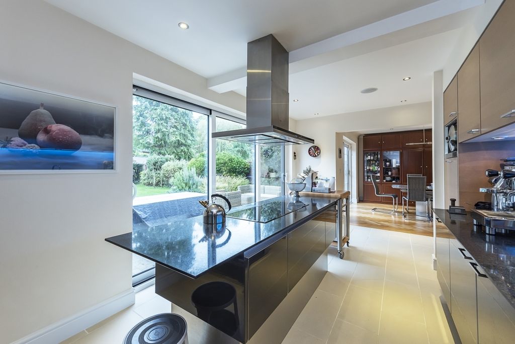 Property photo 3 of 14