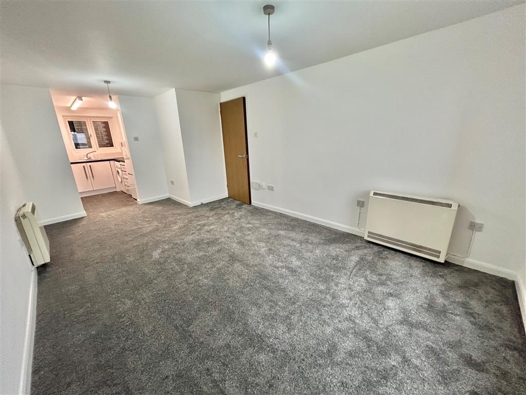 Property photo 2 of 8 Image