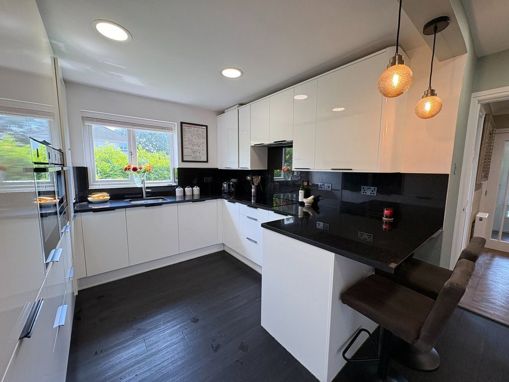 Property photo 3 of 45