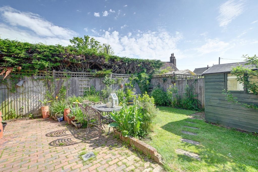 Property photo 2 of 21
