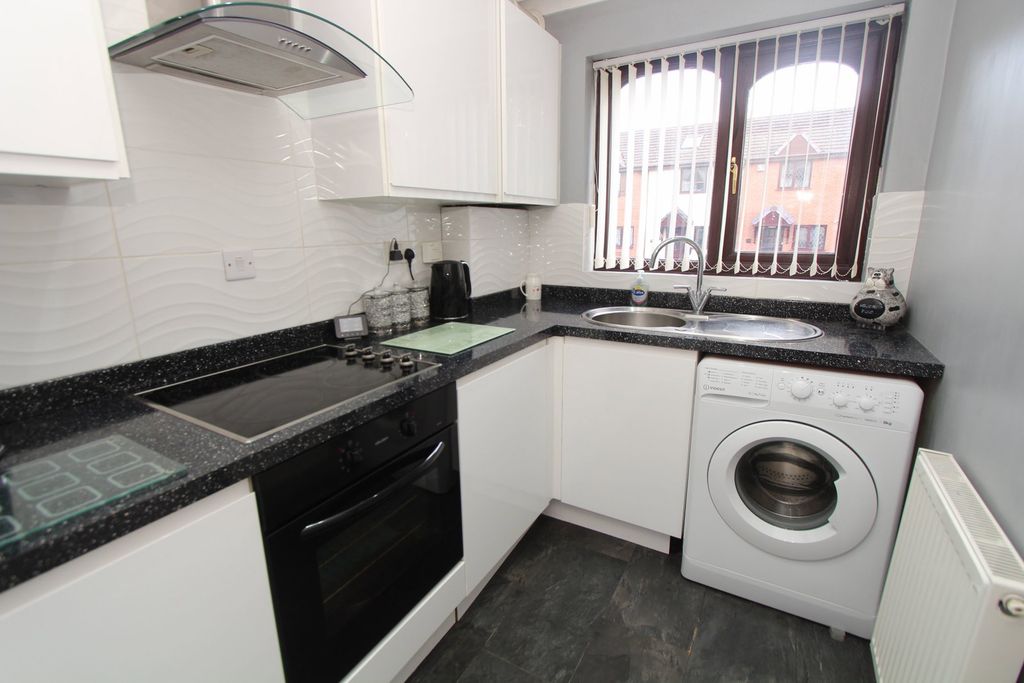 Property photo 2 of 13