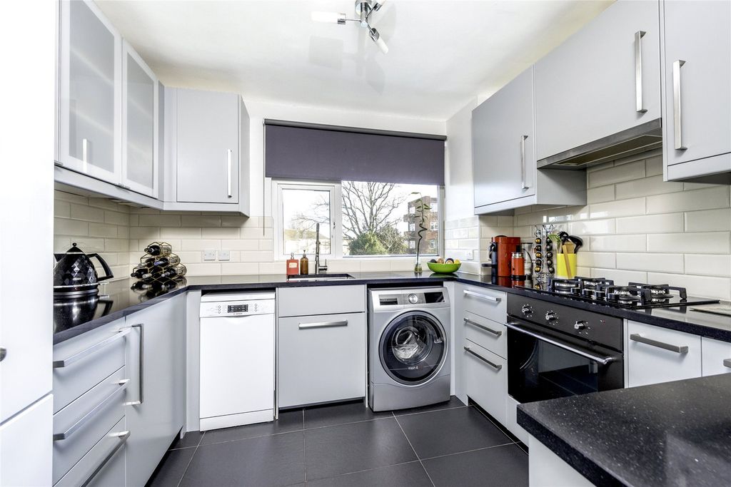 Property photo 3 of 12 Picture No. 22