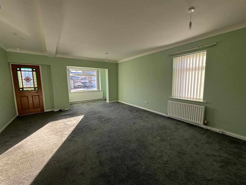 Property photo 2 of 15 Lounge/Diner