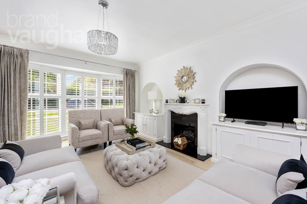 Property photo 2 of 22 Picture No. 12