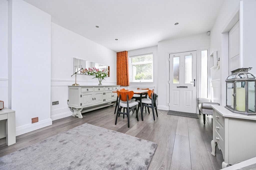 Property photo 3 of 22 Pbox-Img.Jpg