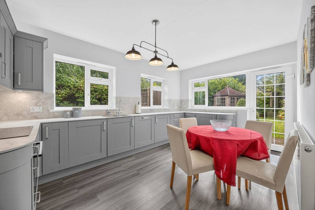 Property photo 3 of 27 Pbox-Img.Jpg