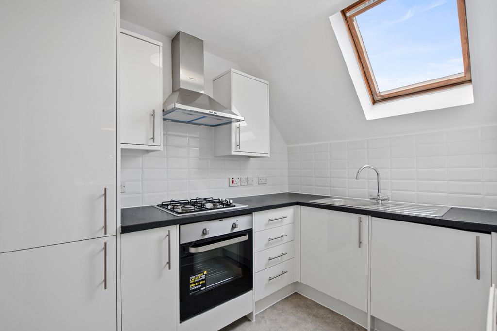 Property photo 2 of 8 Ef9A94dc-cc69-435d-A31B-937Da1Ae0E5Fbgham - 11 Riverside House - 20.Jpg(1).Jpg