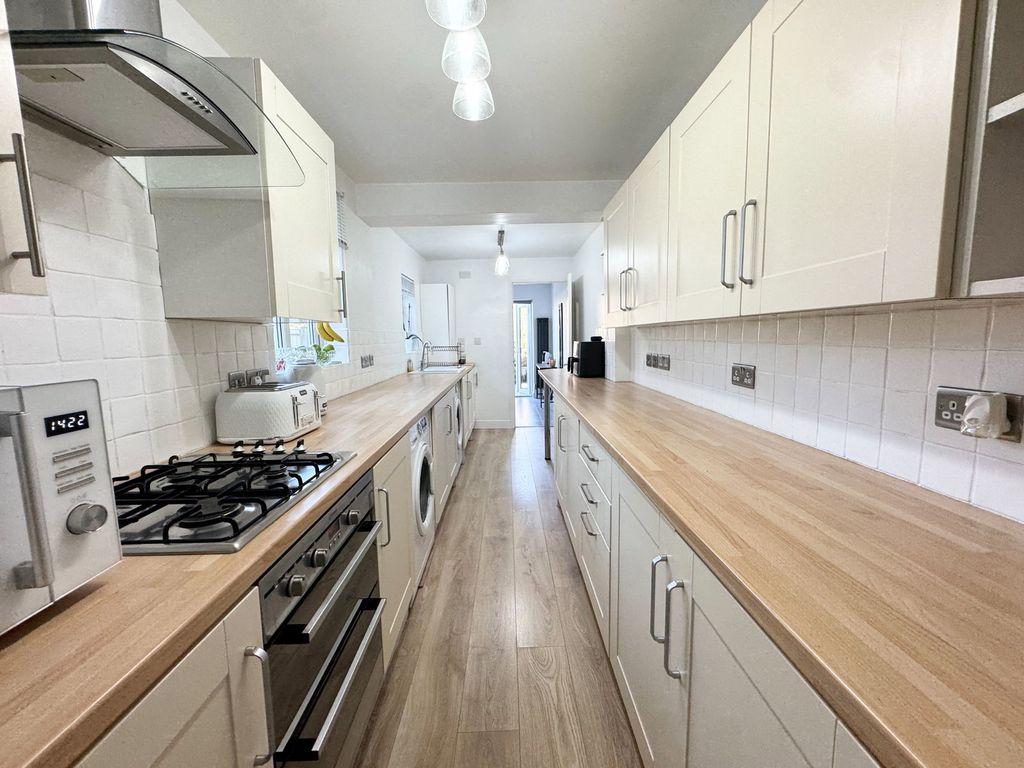 Property photo 3 of 18