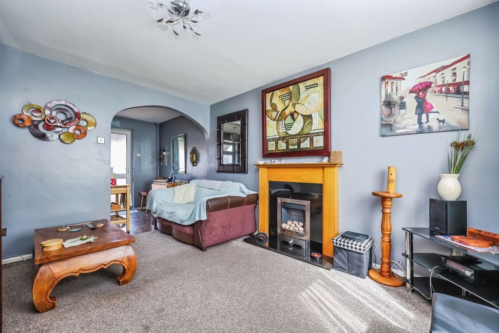 Property photo 2 of 15