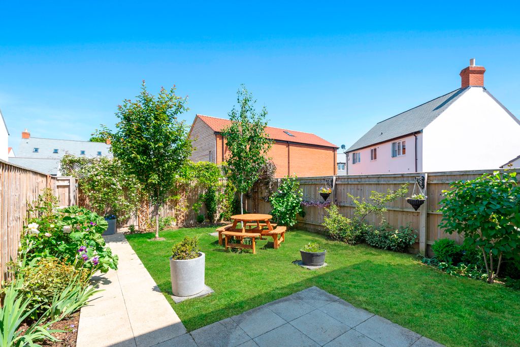 Property photo 2 of 10