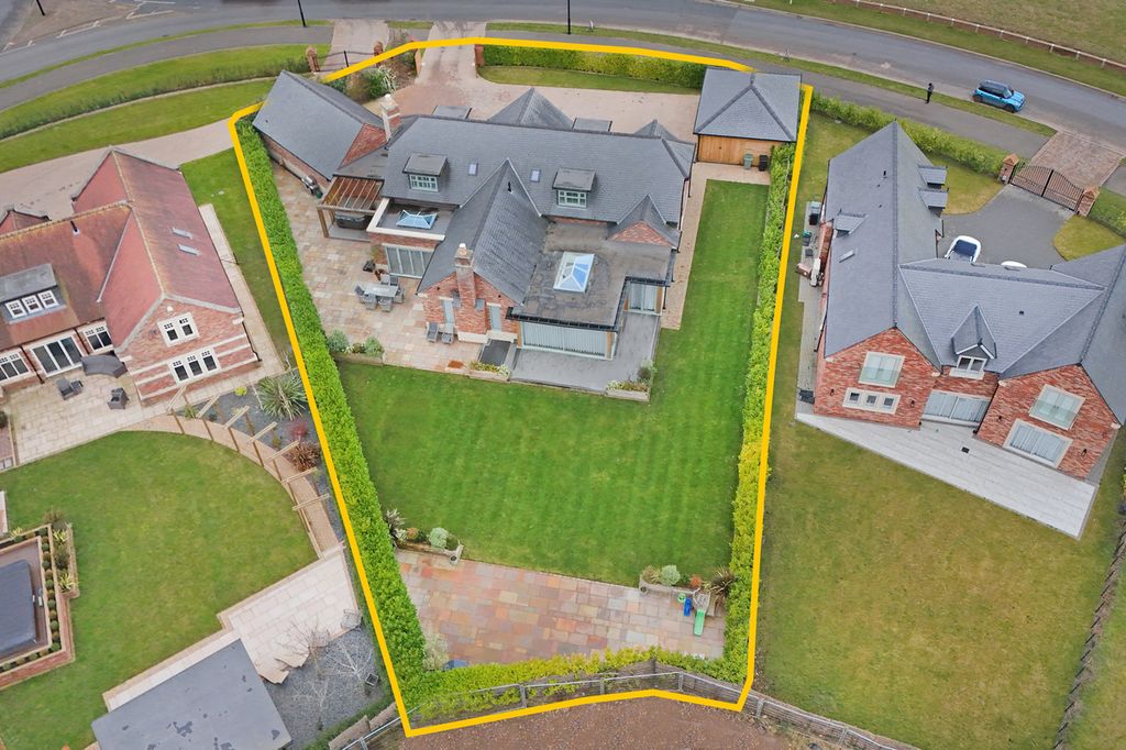 Property photo 3 of 49