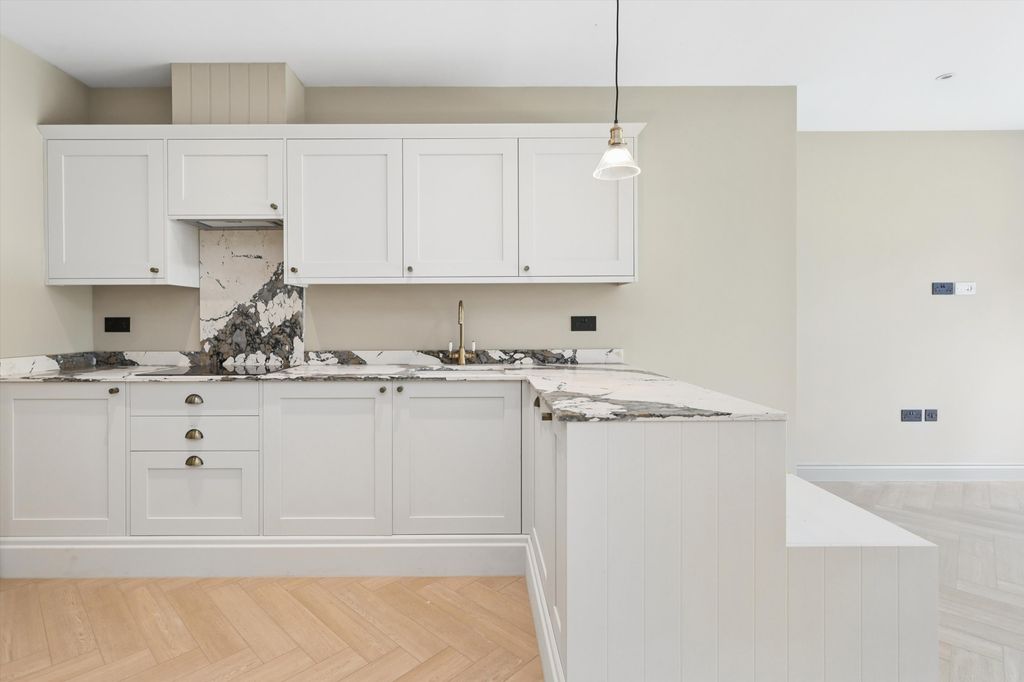 Property photo 1 of 10 Image