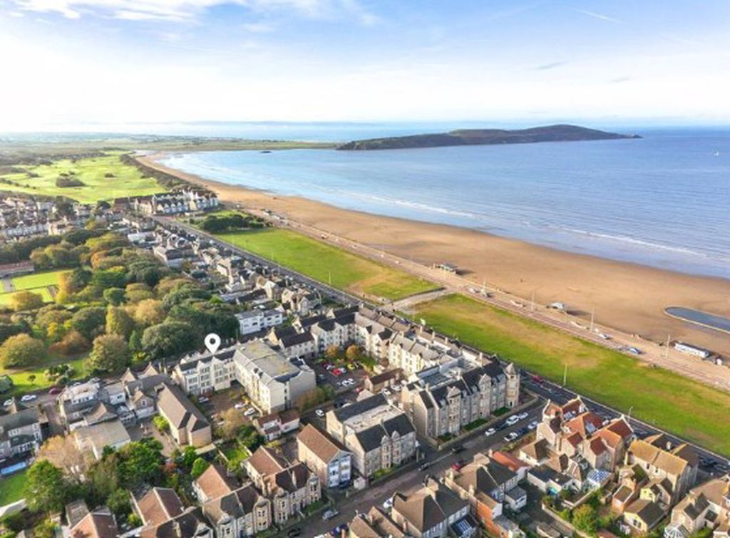 Property photo 2 of 15 Photo 15