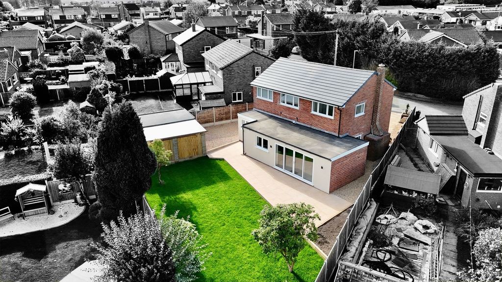 Property photo 3 of 42