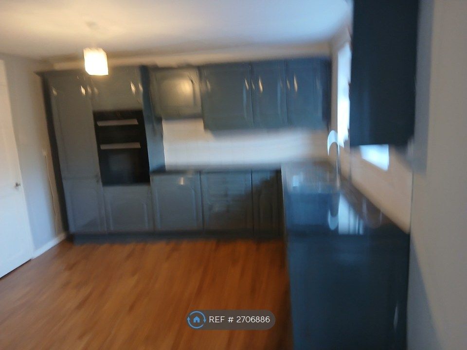 Property photo 3 of 35