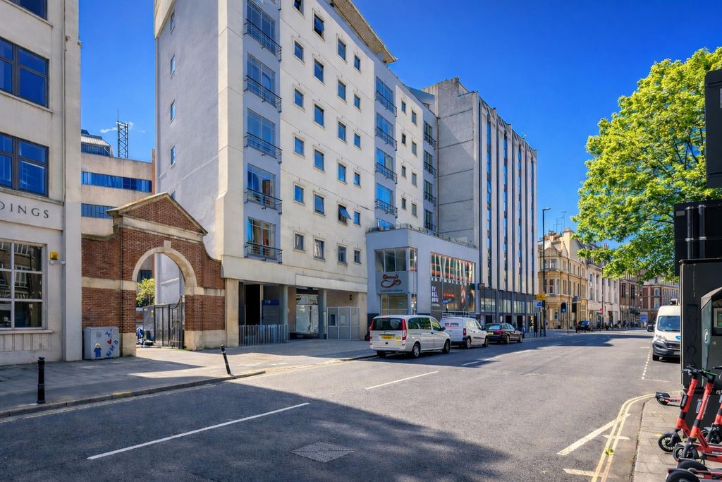 Property photo 1 of 10 Front