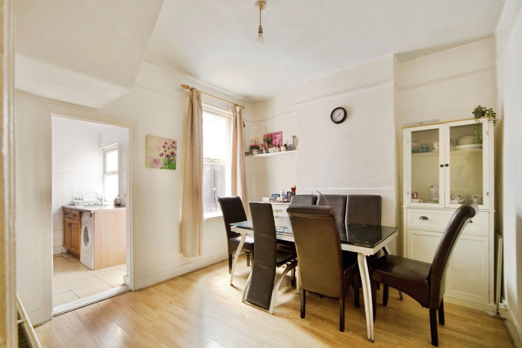 Property photo 3 of 13 Pbox-Img.Jpg