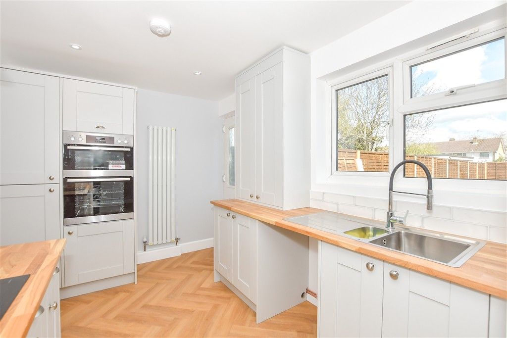 Property photo 3 of 13 Kitchen