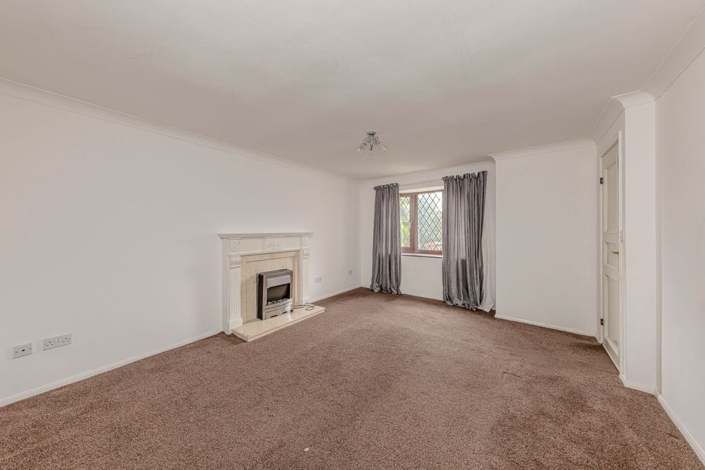 Property photo 2 of 24