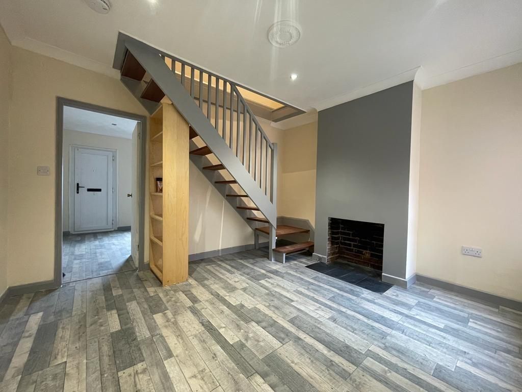 Property photo 3 of 11 Dining Room