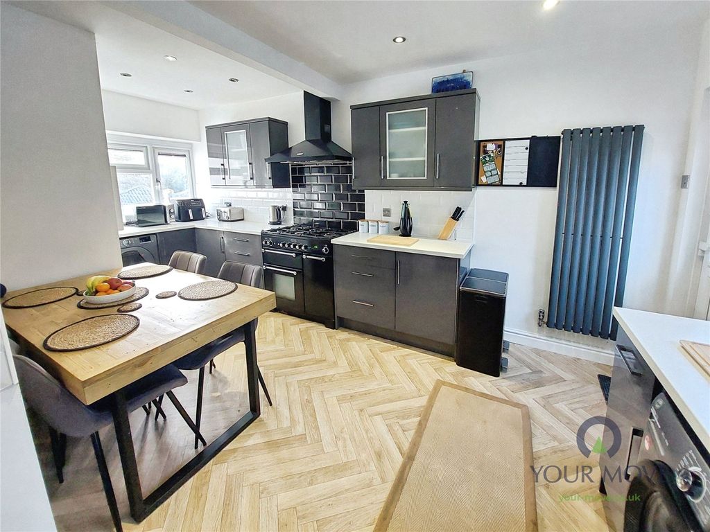 Property photo 2 of 15 Kitchen