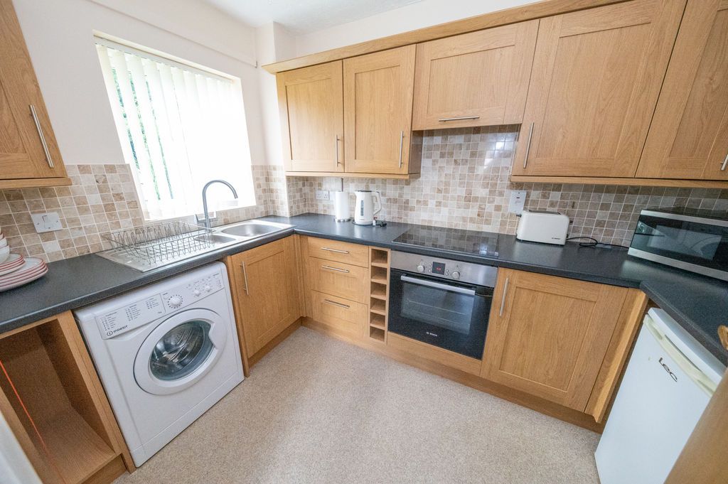 Property photo 3 of 15 Photo 11