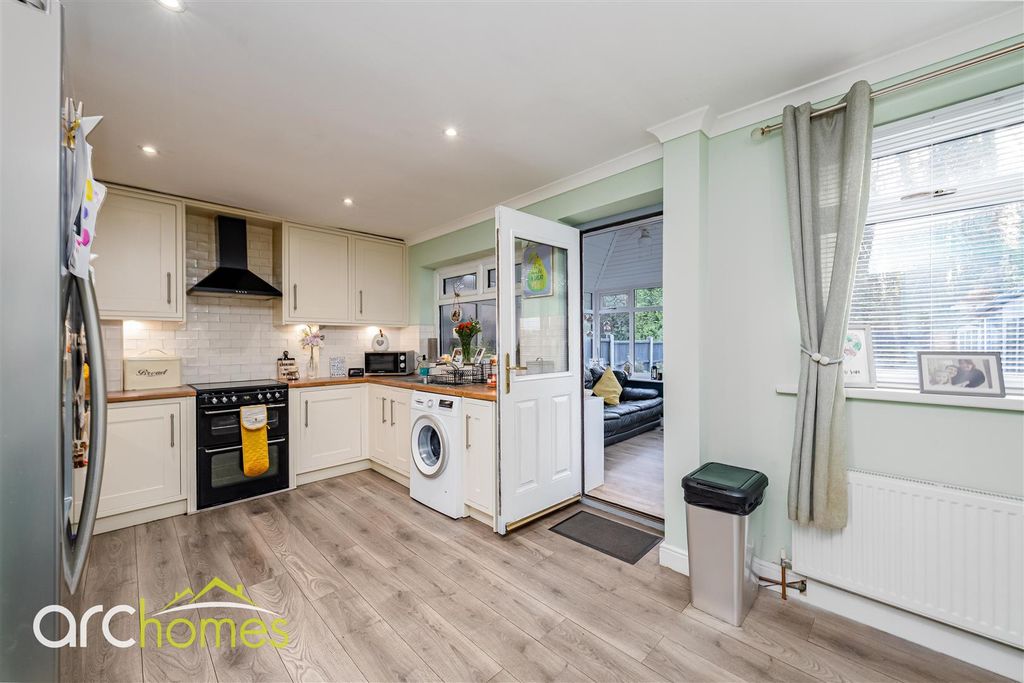 Property photo 3 of 38 Dsc05876-Edit.Jpg