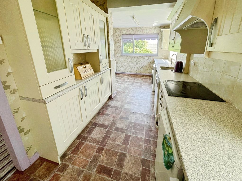 Property photo 2 of 16 Kitchen/Breakfast Room