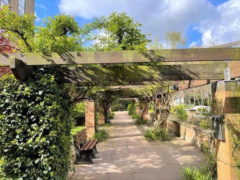 Property photo 3 of 11