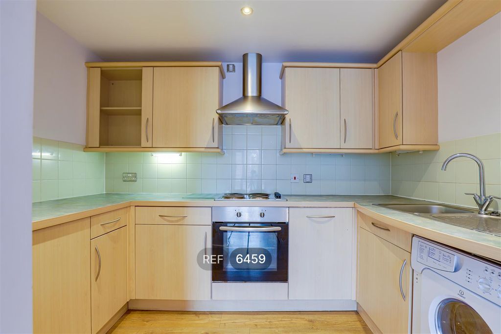 Property photo 2 of 14 Kitchen