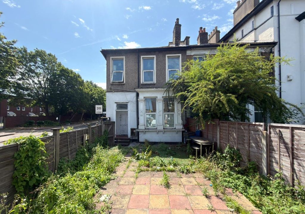 Property photo 1 of 1