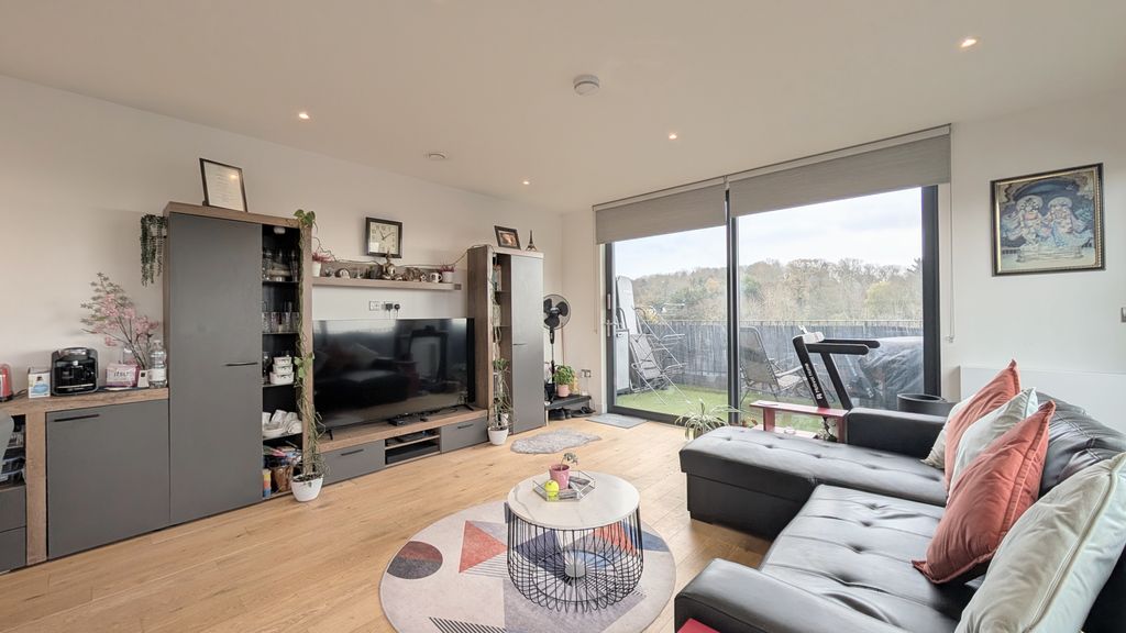 Property photo 3 of 18 Image