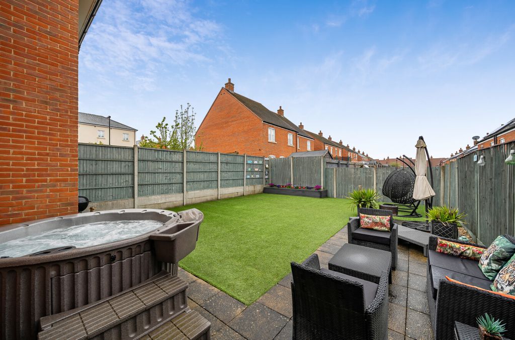 Property photo 2 of 21 1441865-22-69Df78...